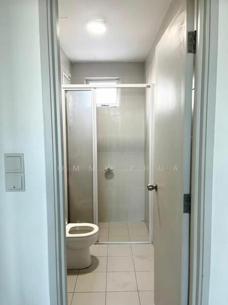 Meridin Bayvue Serviced Apartment untuk Untuk Disewa - RM 2,000 /bulan, Apr 2026 - Bathroom - PropertyGuru.com.my