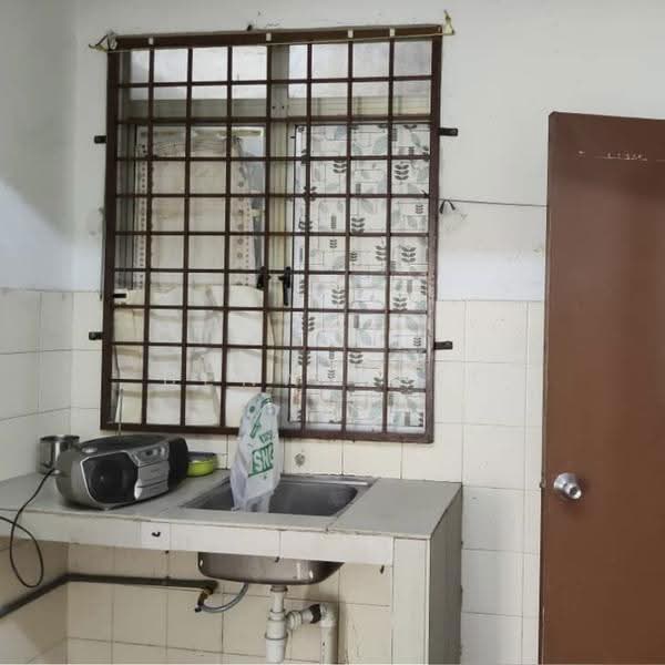 Flat for Rent at Taman Harmoni Indah - Benny Lee - Kitchen - PropertyGuru.com.my