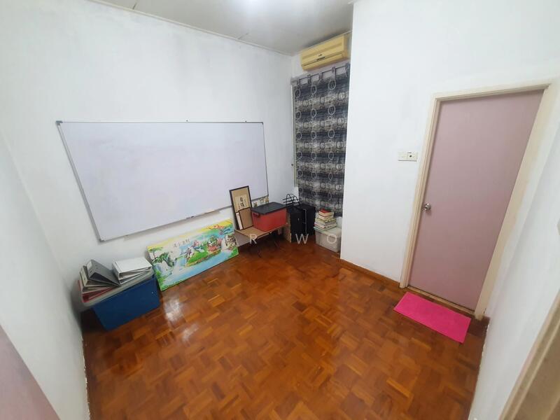 Bukit Jaya 2.5 Storey Terrace House untuk Untuk Dijual - RM 600,000, Mac 2026 - Study - PropertyGuru.com.my