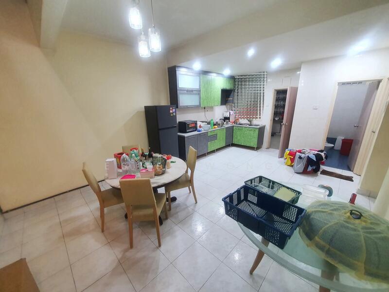 Bukit Jaya 2.5 Storey Terrace House untuk Untuk Dijual - RM 600,000, Mac 2026 - Kitchen - PropertyGuru.com.my