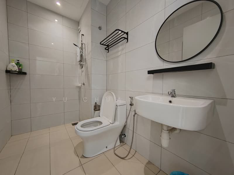 Service Residence for Sale at Amber Cove - Yu Chuan Yau - Bathroom - PropertyGuru.com.my