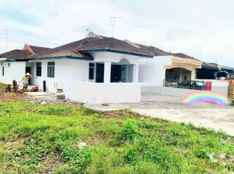 1-storey Terraced House for Sale in Taman Senai Utama (Kulai) - Tommy Tai - Exterior - PropertyGuru.com.my