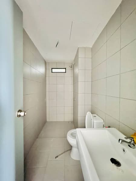 Service Residence for Sale at E'Island Lake Haven - Zehan Zaki - Bathroom - PropertyGuru.com.my