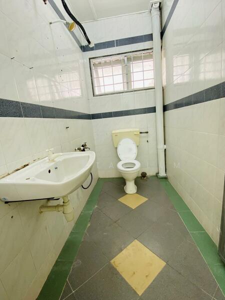 2-storey Terraced House for Rent in Taman Daya (Kepong) - Crystal Lum - Bathroom - PropertyGuru.com.my