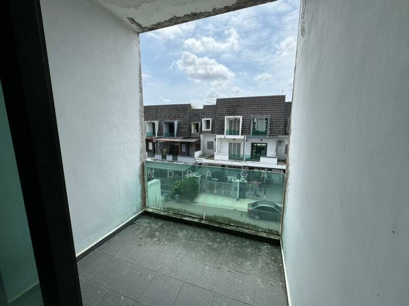 2.5-storey Terraced House for Sale in Kempas (Johor Bahru) - Sandra Gan - Balcony - PropertyGuru.com.my