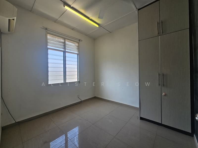 Rumah Teres 2 Tingkat untuk Dijual di Seri Kembangan (Selangor) - Allister Seow - Bedroom - PropertyGuru.com.my