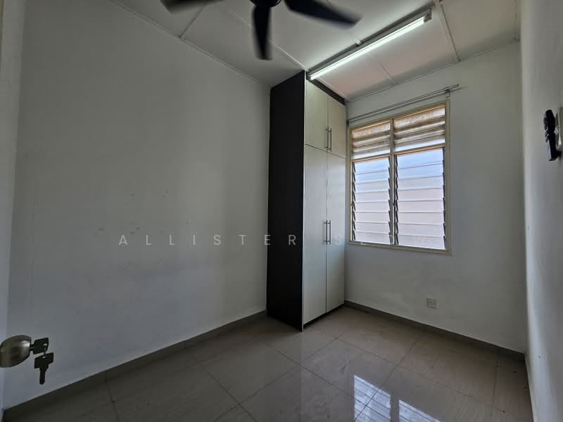 Rumah Teres 2 Tingkat untuk Dijual di Seri Kembangan (Selangor) - Allister Seow - Bedroom - PropertyGuru.com.my