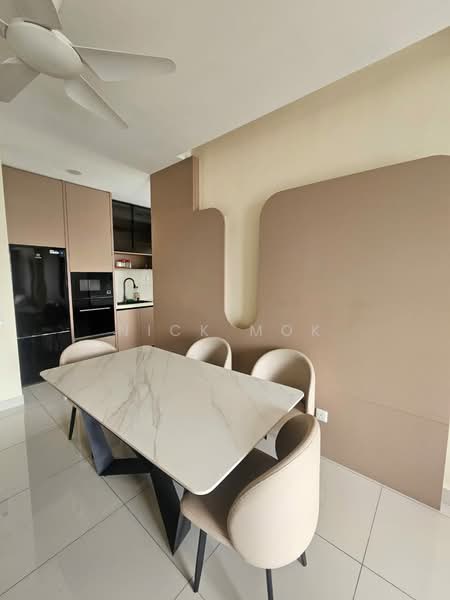 Servis Apartment untuk Dijual di Far East - Nick Mok - Dining Room - PropertyGuru.com.my