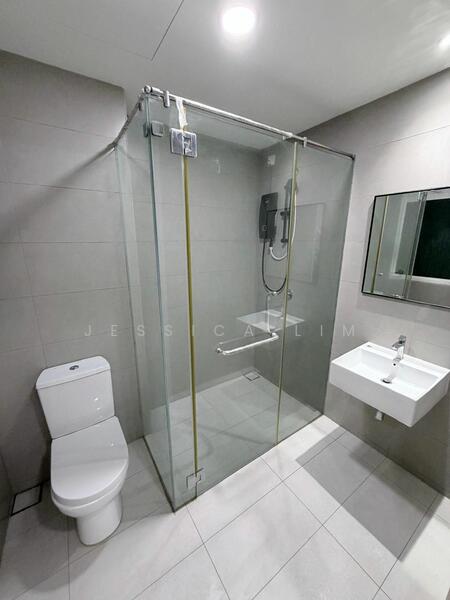 Ferringhi Residence 2 untuk Untuk Disewa - RM 3,200 /bulan, Apr 2026 - Bathroom - PropertyGuru.com.my