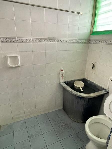 Taman Sri Segambut, End Lot Unit, Facing empty untuk Untuk Dijual - RM 468,000, Mac 2026 - Bathroom - PropertyGuru.com.my