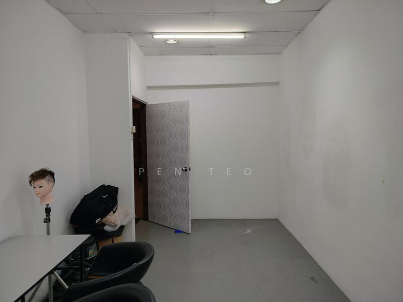 Shop / Office for Rent in Taman Pekaka (Sungai Dua) - Pen Teo - Interior - PropertyGuru.com.my