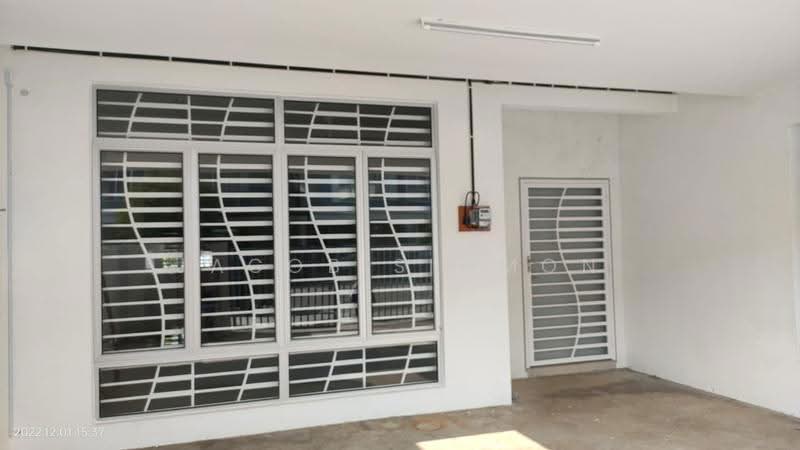 Rumah Teres untuk Disewa di Kota Warisan (Sepang) - Jacob Simmon - Entrance - PropertyGuru.com.my