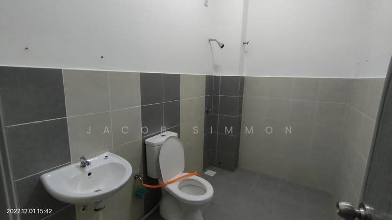 Rumah Teres untuk Disewa di Kota Warisan (Sepang) - Jacob Simmon - Bathroom - PropertyGuru.com.my