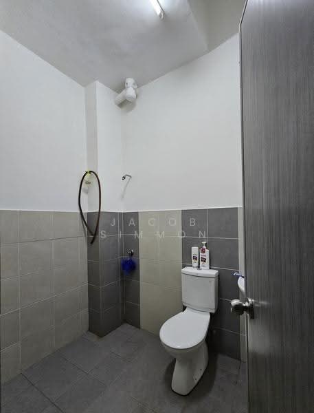 Terraced House for Rent in Kota Warisan (Sepang) - Jacob Simmon - Bathroom - PropertyGuru.com.my