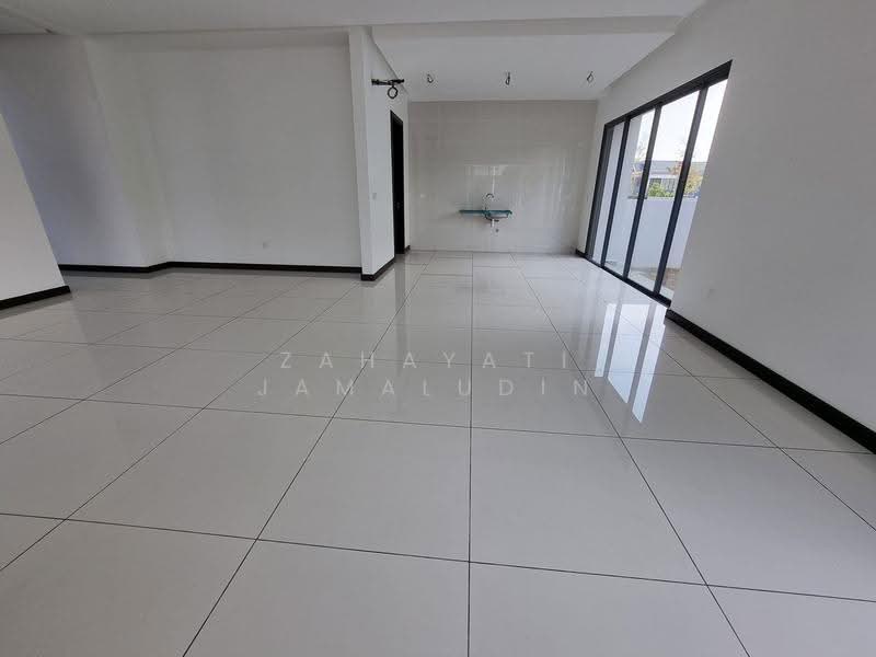 Rumah Berkembar untuk Dijual di Shah Alam (Selangor) - Zahayati Jamaludin - Living Room - PropertyGuru.com.my