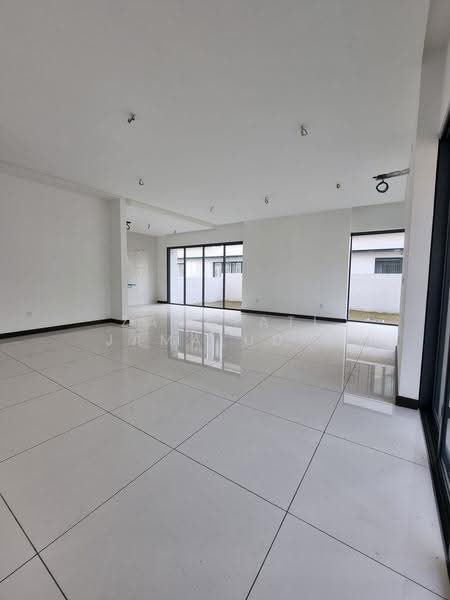 Rumah Berkembar untuk Dijual di Shah Alam (Selangor) - Zahayati Jamaludin - Living Room - PropertyGuru.com.my