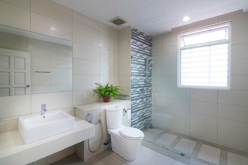 Condominium for Sale at Skyhome - Sam Kam - Bathroom - PropertyGuru.com.my