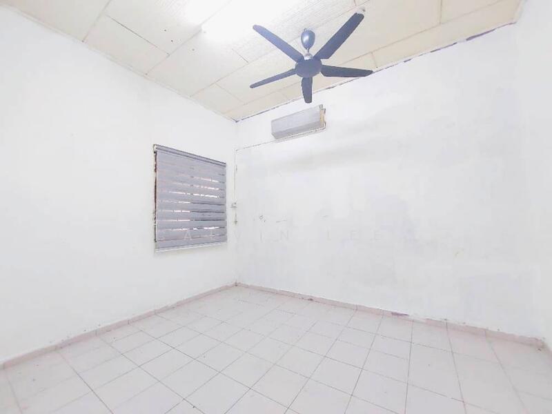 1-storey Terraced House for Sale in Taman Ungku Tun Aminah (Skudai) - Calvin Lee - Interior - PropertyGuru.com.my