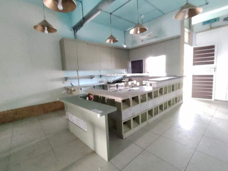 Taman Limbongan Jaya untuk Untuk Disewa - RM 2,000 /bulan, Mac 2026 - Kitchen - PropertyGuru.com.my