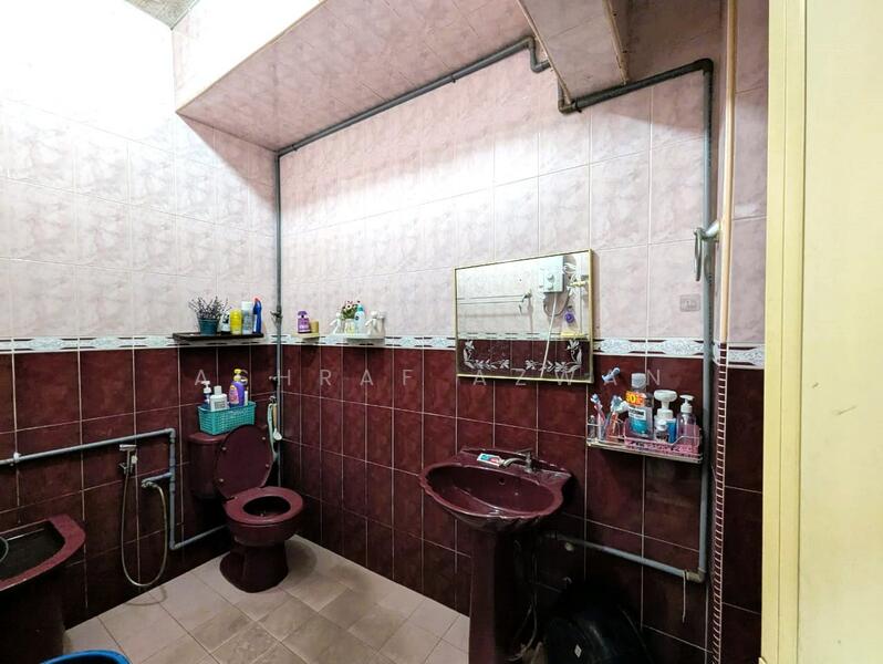 1-storey Terraced House for Sale in Seksyen 20 (Shah Alam) - Ashraf Azwan - Bathroom - PropertyGuru.com.my
