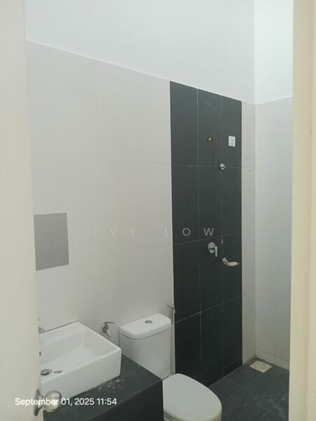 Cluster House for Sale in Taman Kota Masai (Pasir Gudang) - Ivy Low - Bathroom - PropertyGuru.com.my