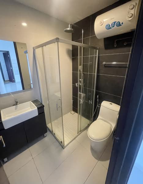 Kondominium untuk Disewa di Amberside @ Country Garden Danga Bay - KT Tan - Bathroom - PropertyGuru.com.my