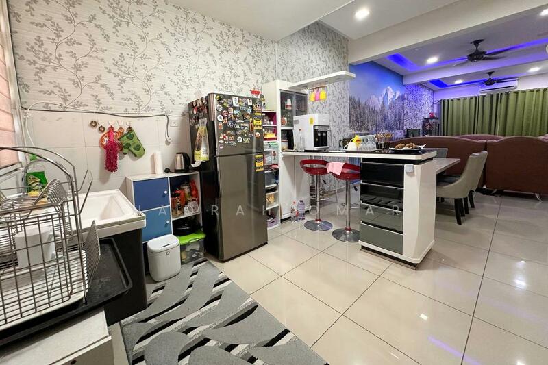 3-storey Terraced House for Sale in Taman Anggun 3 (Rawang) - Nadrah Omar - Kitchen - PropertyGuru.com.my