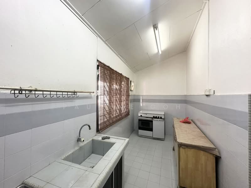 1-storey Terraced House for Rent in Taman Daya (Johor Bahru) - Pauline Goh - Kitchen - PropertyGuru.com.my