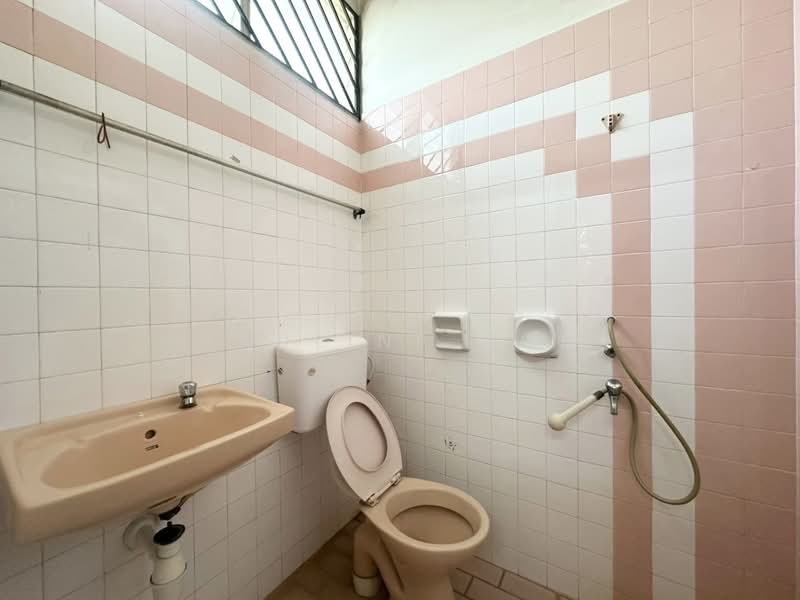 1-storey Terraced House for Rent in Taman Daya (Johor Bahru) - Pauline Goh - Bathroom - PropertyGuru.com.my