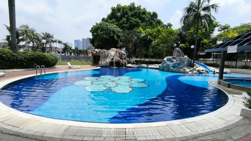 Kondominium untuk Dijual di Jasmine Towers - Eric Lim - Pool - PropertyGuru.com.my