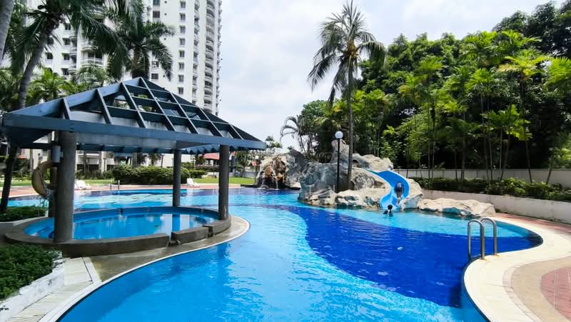 Kondominium untuk Dijual di Jasmine Towers - Eric Lim - Pool - PropertyGuru.com.my