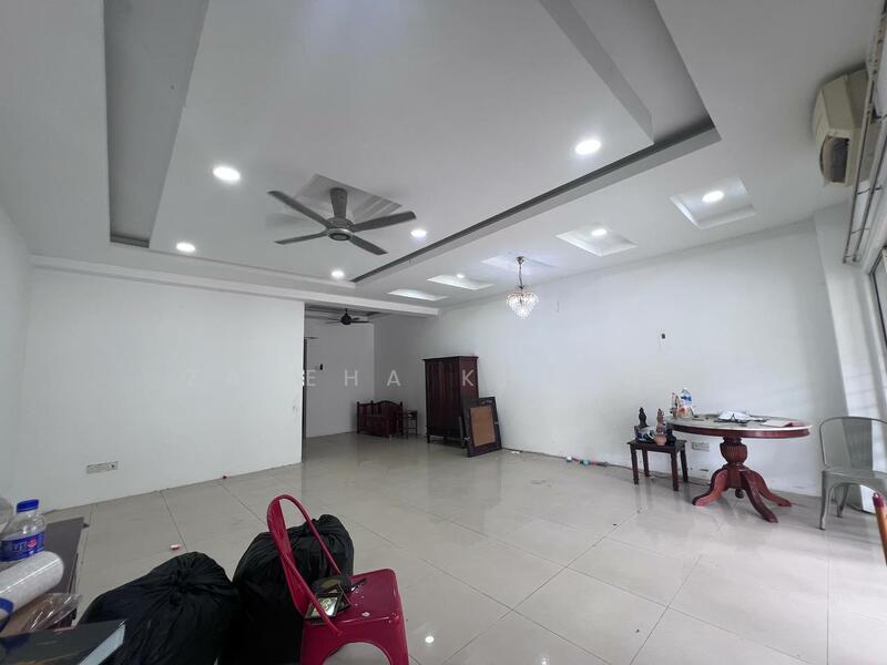 Rumah Teres 2.5 Tingkat untuk Dijual di Shah Alam (Selangor) - Zaleha Khalid - Living Room - PropertyGuru.com.my