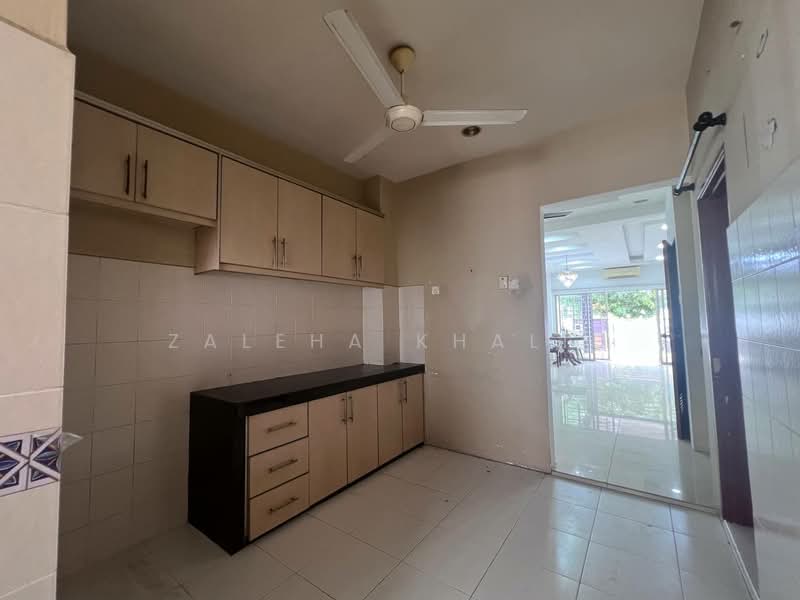 Rumah Teres 2.5 Tingkat untuk Dijual di Shah Alam (Selangor) - Zaleha Khalid - Kitchen - PropertyGuru.com.my