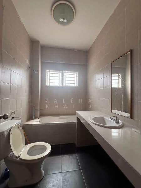 Rumah Teres 2.5 Tingkat untuk Dijual di Shah Alam (Selangor) - Zaleha Khalid - Bathroom - PropertyGuru.com.my