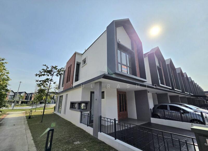 2-storey Terraced House for Sale in Shah Alam (Selangor) - Zainul Rashid - Exterior - PropertyGuru.com.my
