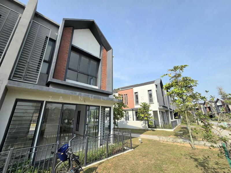 2-storey Terraced House for Sale in Shah Alam (Selangor) - Zainul Rashid - Exterior - PropertyGuru.com.my
