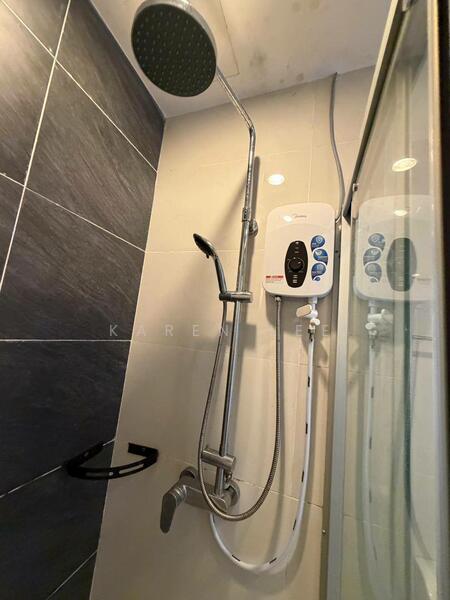 Condominium for Rent at Bay Point @ Country Garden Danga Bay - Karen Lee - Bathroom - PropertyGuru.com.my