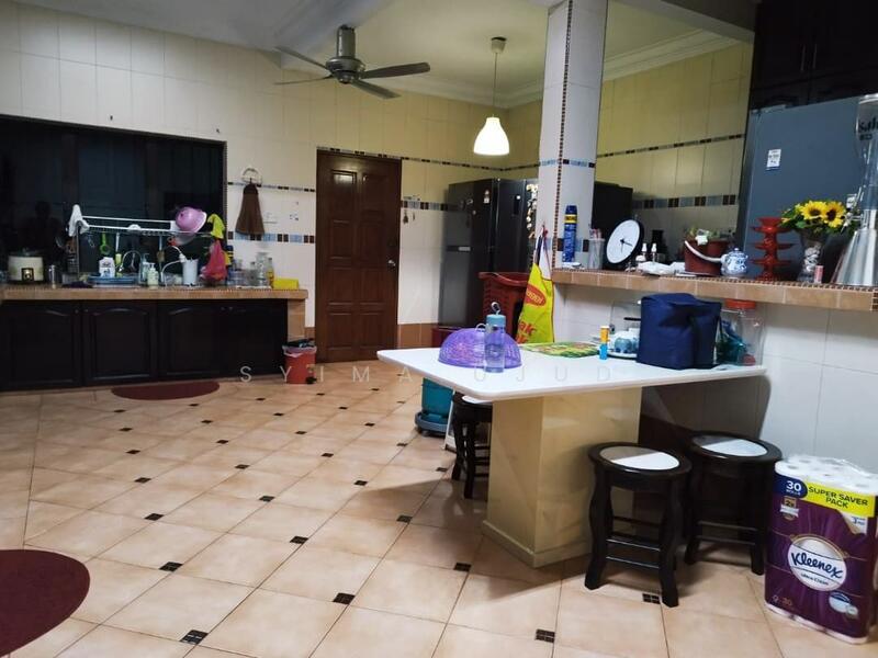 Semi D @ Seksyen 25 Shah Alam untuk Untuk Dijual - RM 1,000,000, Mac 2026 - Kitchen - PropertyGuru.com.my