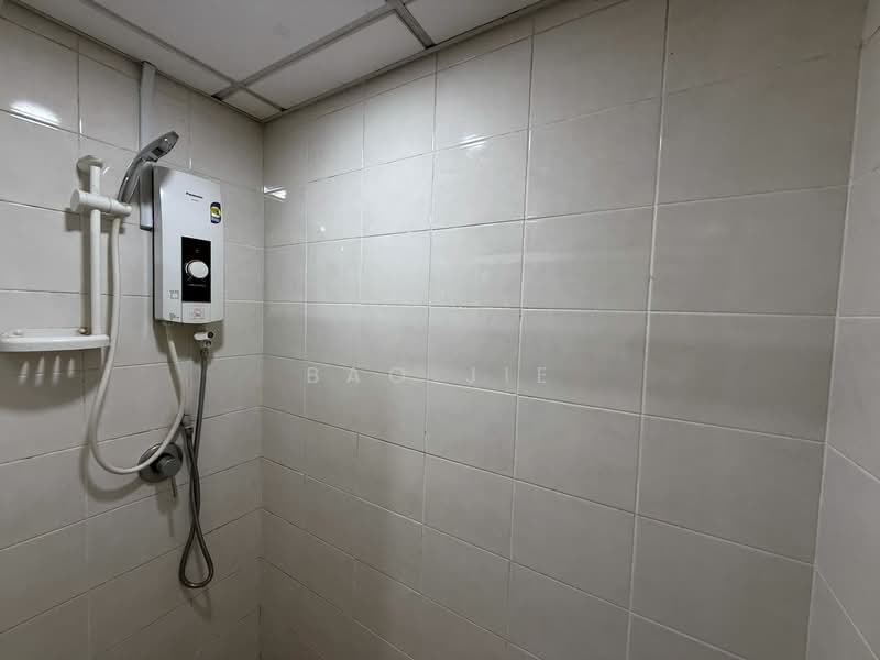 Servis Apartment untuk Dijual di Kiara Designer Suites - Bao Jie - Bathroom - PropertyGuru.com.my