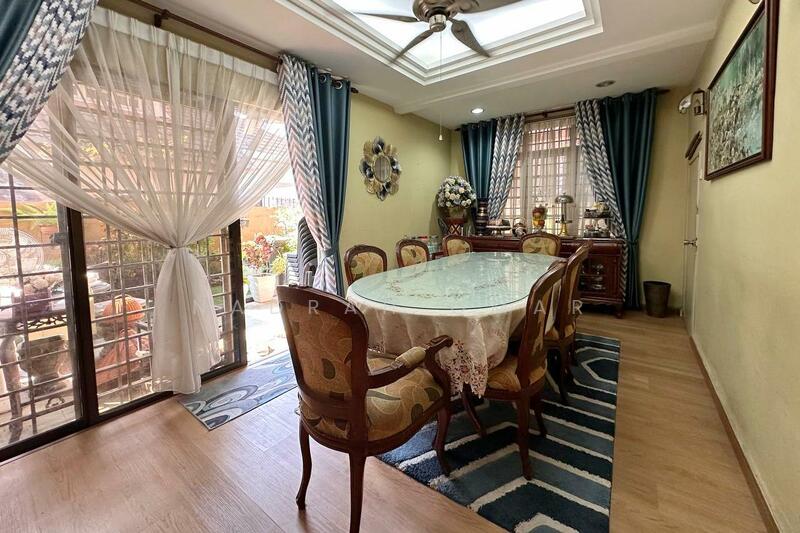 2-storey Terraced House for Sale in Taman Gombak Setia (Gombak) - Nadrah Omar - Dining Room - PropertyGuru.com.my