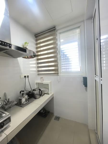 Kediaman Servis untuk Dijual di Impiria Residensi Bukit Tinggi Klang - Vivan Tan - Kitchen - PropertyGuru.com.my