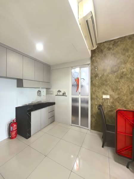 Kediaman Servis untuk Dijual di Impiria Residensi Bukit Tinggi Klang - Vivan Tan - Kitchen - PropertyGuru.com.my