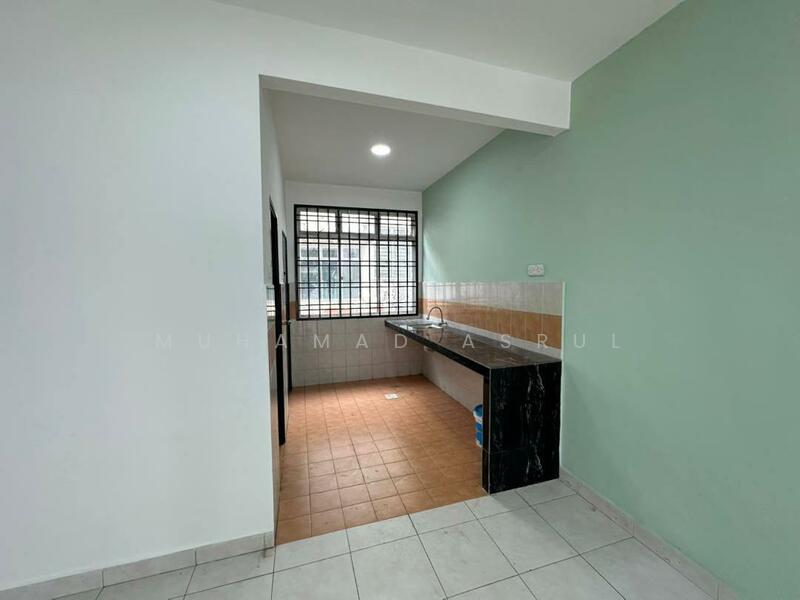 2-storey Terraced House for Sale in Taman Bestari Indah (Ulu Tiram) - Muhamad Asrul - Kitchen - PropertyGuru.com.my
