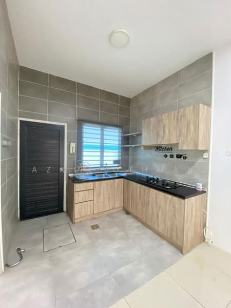 TAMAN BAYU INDERA LUKUT untuk Untuk Dijual - RM 340,000, Mac 2026 - Kitchen - PropertyGuru.com.my
