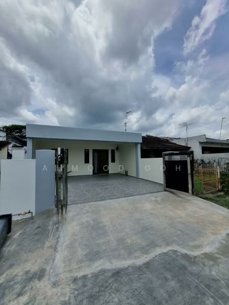 1-storey Terraced House for Sale in Taman Ungku Tun Aminah (Skudai) - AhMood Goh - Exterior - PropertyGuru.com.my