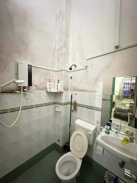 1-storey Terraced House for Sale in Bukit Indah (Iskandar Puteri (Nusajaya)) - Ee Fong Toh - Bathroom - PropertyGuru.com.my