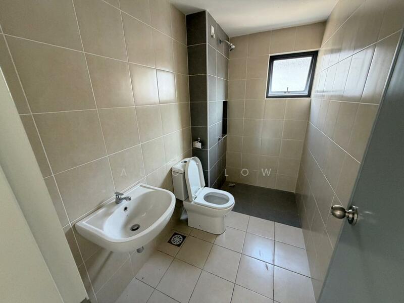 2-storey Terraced House for Sale in Rawang (Selangor) - Alice Low - Bathroom - PropertyGuru.com.my