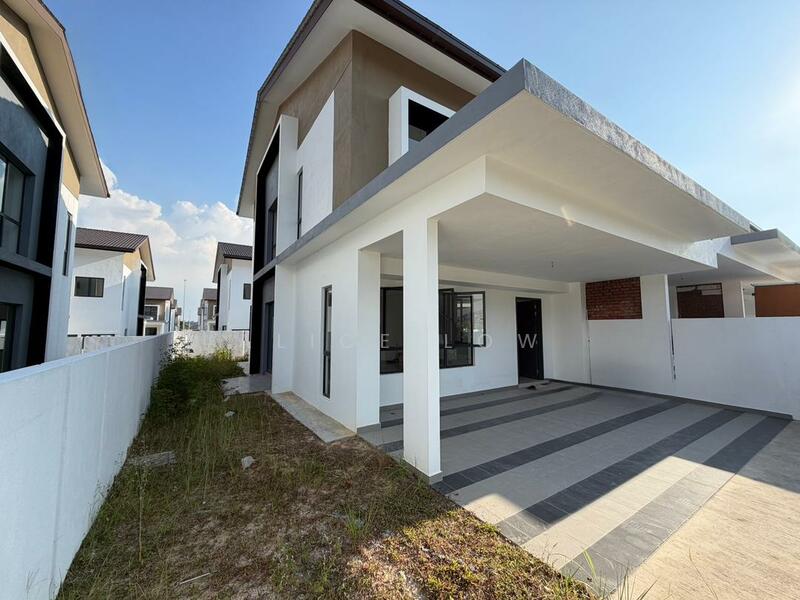 2-storey Terraced House for Sale in Rawang (Selangor) - Alice Low - Exterior - PropertyGuru.com.my