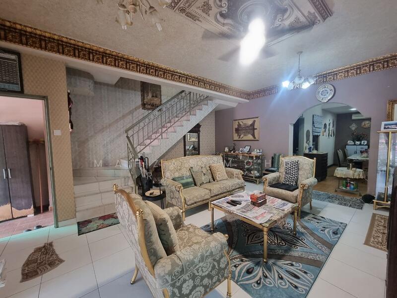 2-storey Terraced House for Sale in Seksyen U6 (Shah Alam) - Mahzah Mohd Rapiee - Living Room - PropertyGuru.com.my