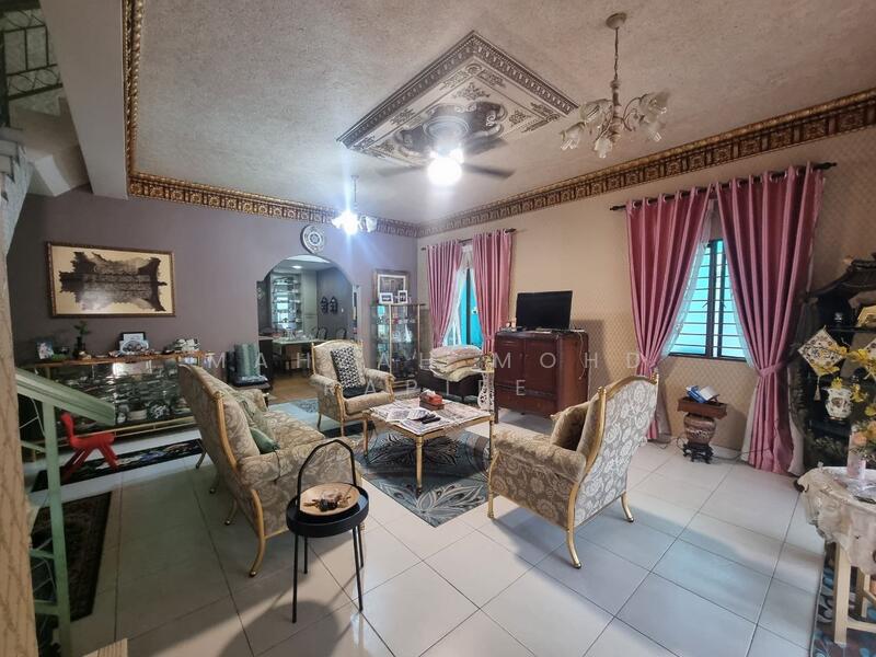 2-storey Terraced House for Sale in Seksyen U6 (Shah Alam) - Mahzah Mohd Rapiee - Living Room - PropertyGuru.com.my